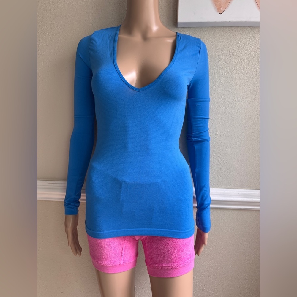 𝐅𝐑𝐄𝐄 𝐏𝐄𝐎𝐏𝐋𝐄 𝐒𝐄𝐀𝐌𝐋𝐄𝐒𝐒  𝐕 𝐍𝐄𝐂𝐊 𝐋𝐎𝐍𝐆 𝐒𝐋𝐄𝐄𝐕𝐄 𝐗𝐒 /𝐒 𝐍𝐖𝐎𝐓 𝐁𝐋𝐔𝐄 - Picture 2 of 8